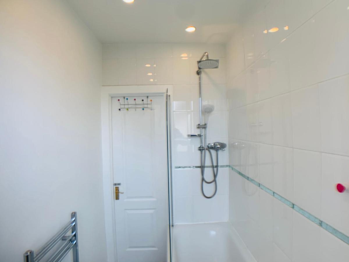 אדינבורו Maria- Bright And Modern City Center Apartment . מראה חיצוני תמונה