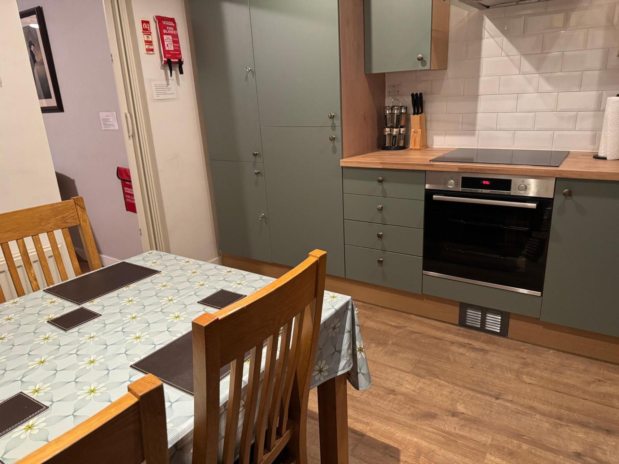 אדינבורו Maria- Bright And Modern City Center Apartment . מראה חיצוני תמונה